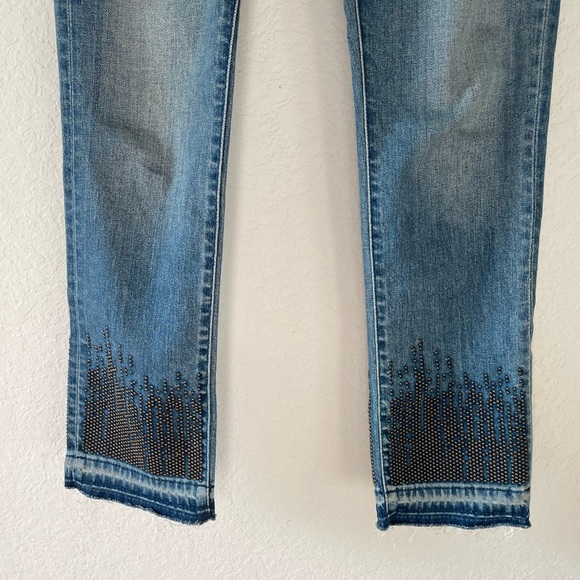 True Religion Cora Studded Mid Rise Straight leg Crop Jeans Size 25 - Picture 3 of 10